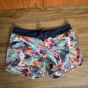 Patagonia women’s Wavefarer Boardshorts